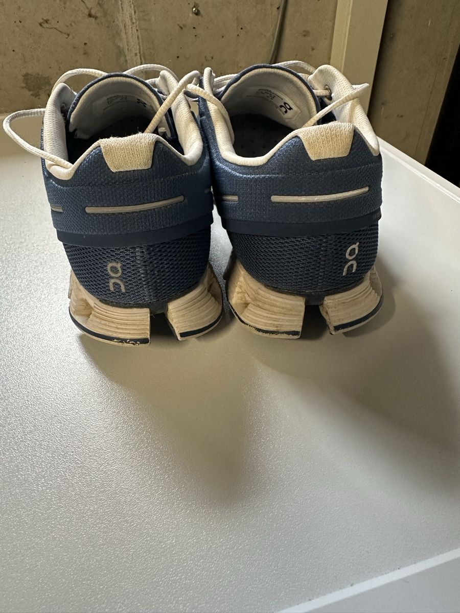 On Scarpe da donna: On Running Cloud Damenschuhe Grösse 40 EU Blau – Usato da Wiesendangen venduto da Verkaufen03 2
