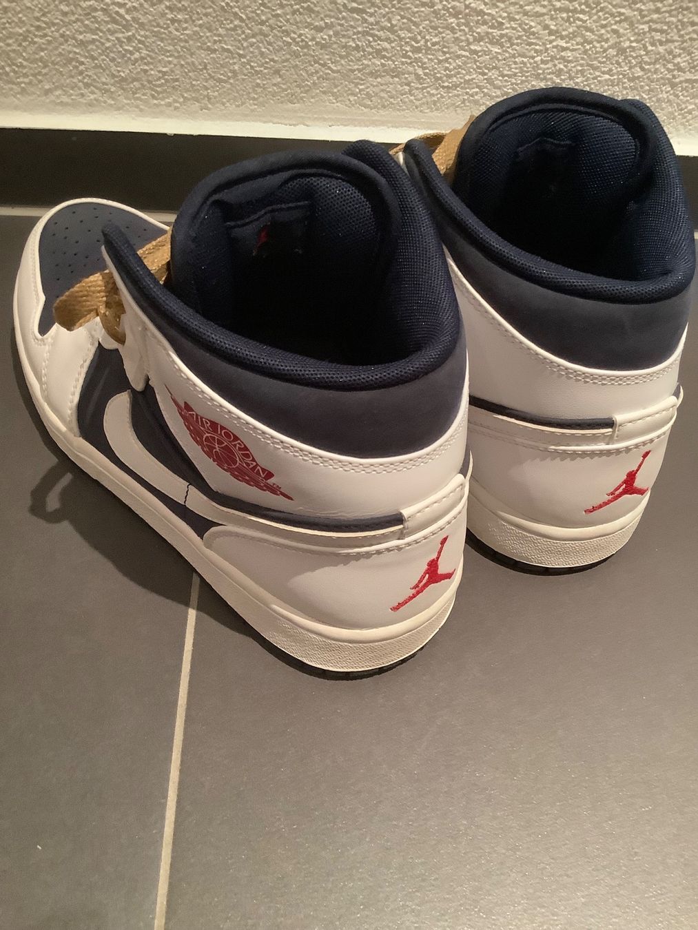 Jordan Herrenschuhe: Air Jordan 41 – Neu (gemäss Beschreibung) aus Schlieren von  1
