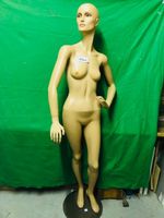Schaufensterpuppe Dame