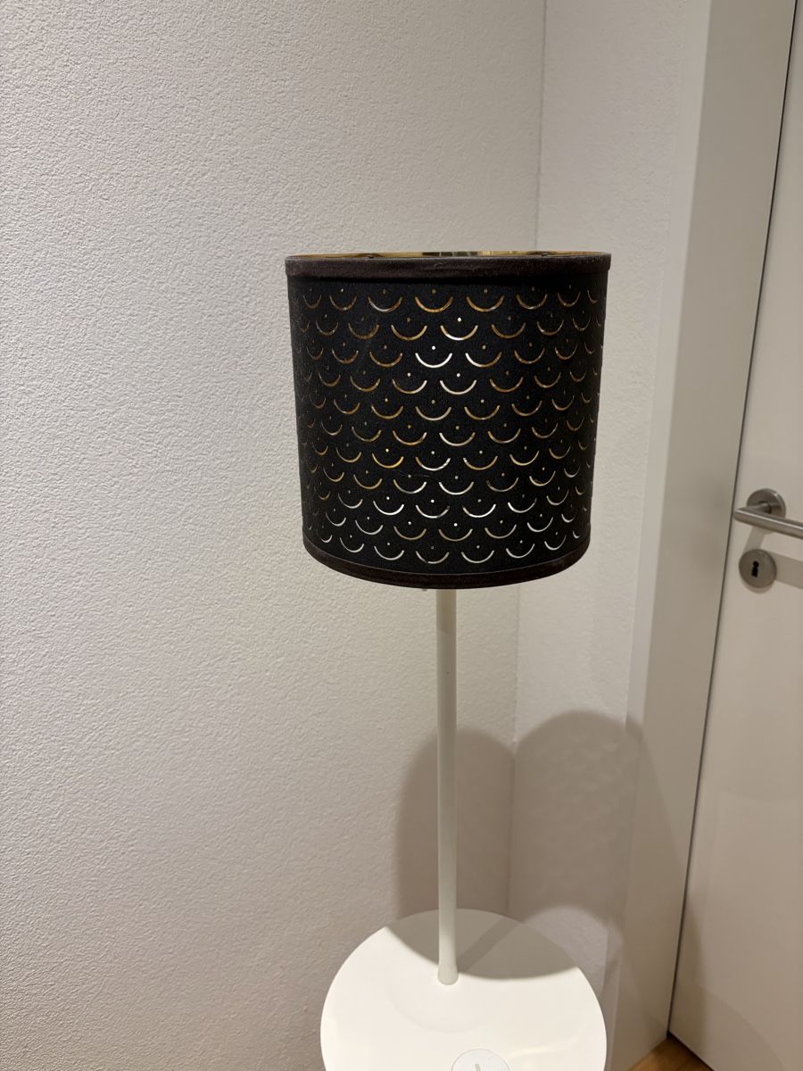Ikea Lampade: Ständerlampe mit wireless charging – Usato da Zürich venduto da ozner24 2