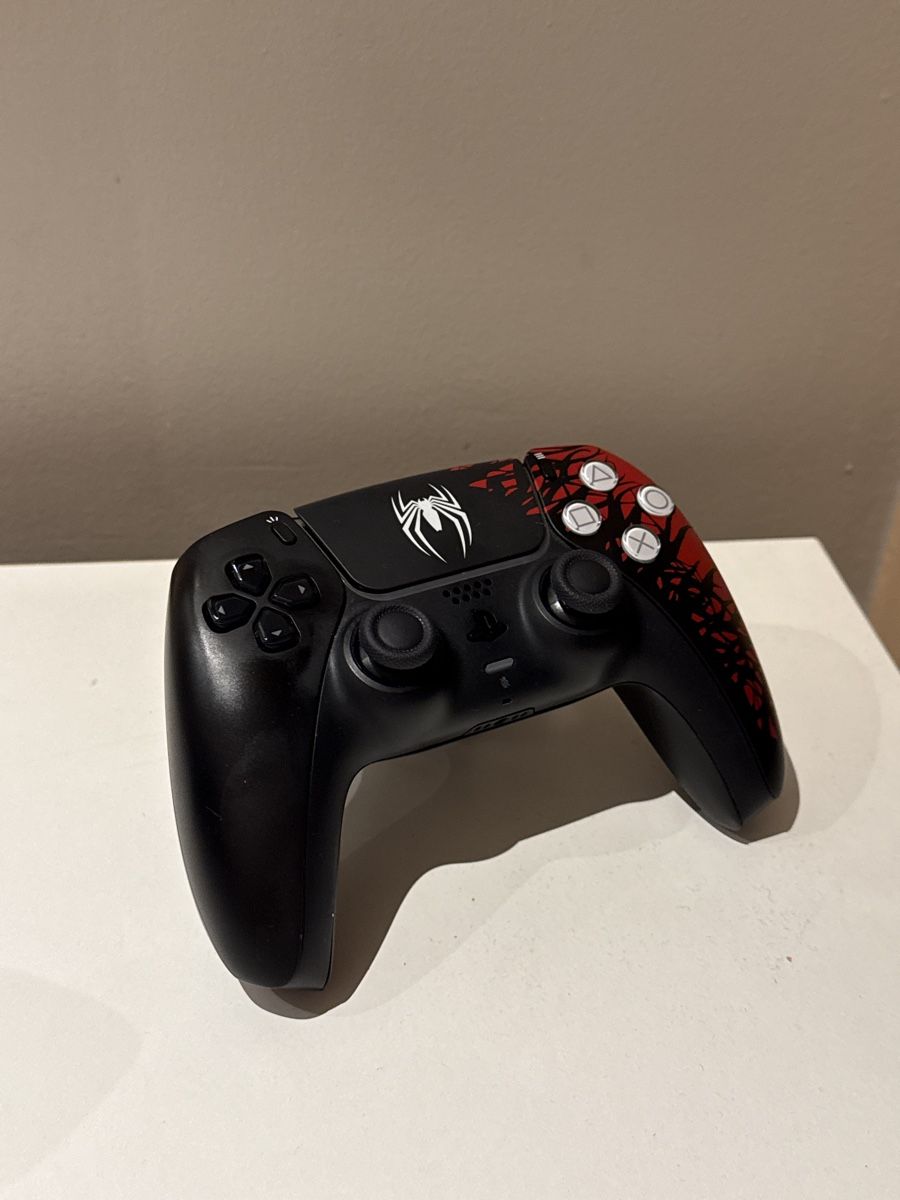 Sony Controller: Spider-Man PS5 Controller - PlayStation 5 – Nuovo (secondo la descrizione) da Territet venduto da fil_5jwk 1