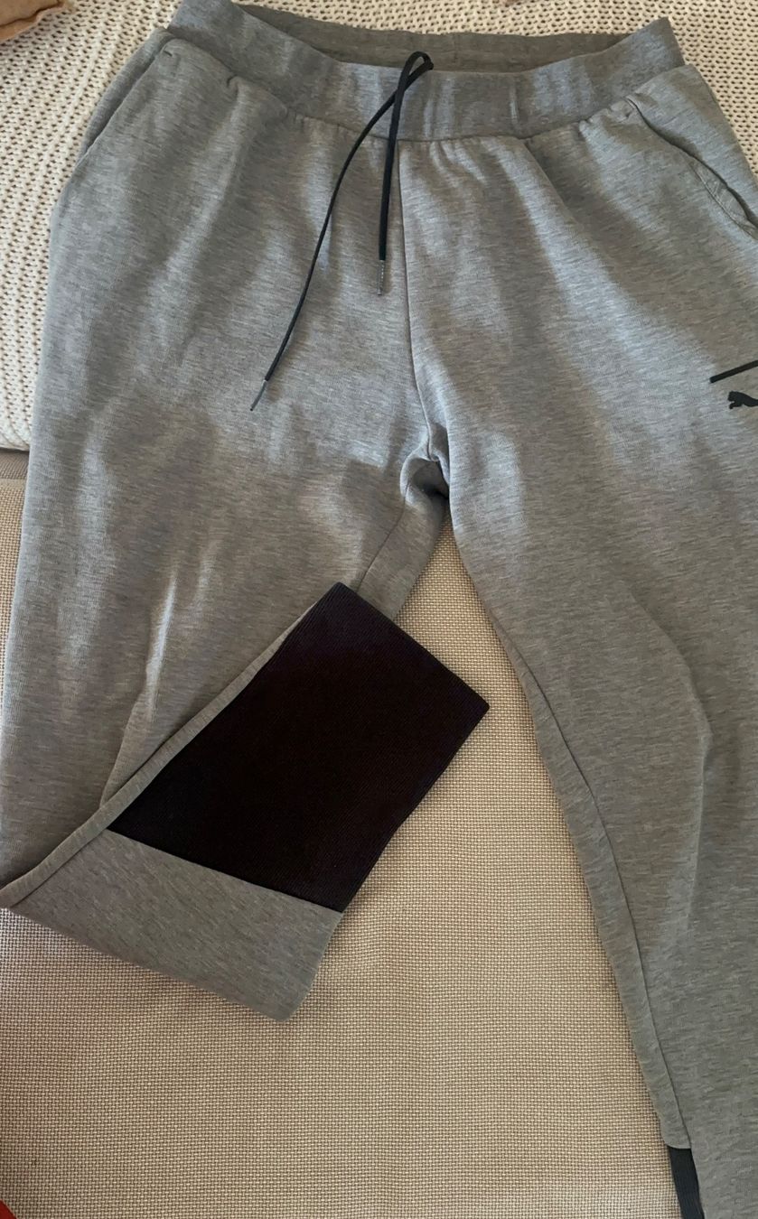 Puma Pantaloni: Puma Trainingshose Grau, bequeme Freizeithose, Grösse M – Usato da Zürich venduto da Jocki02 3