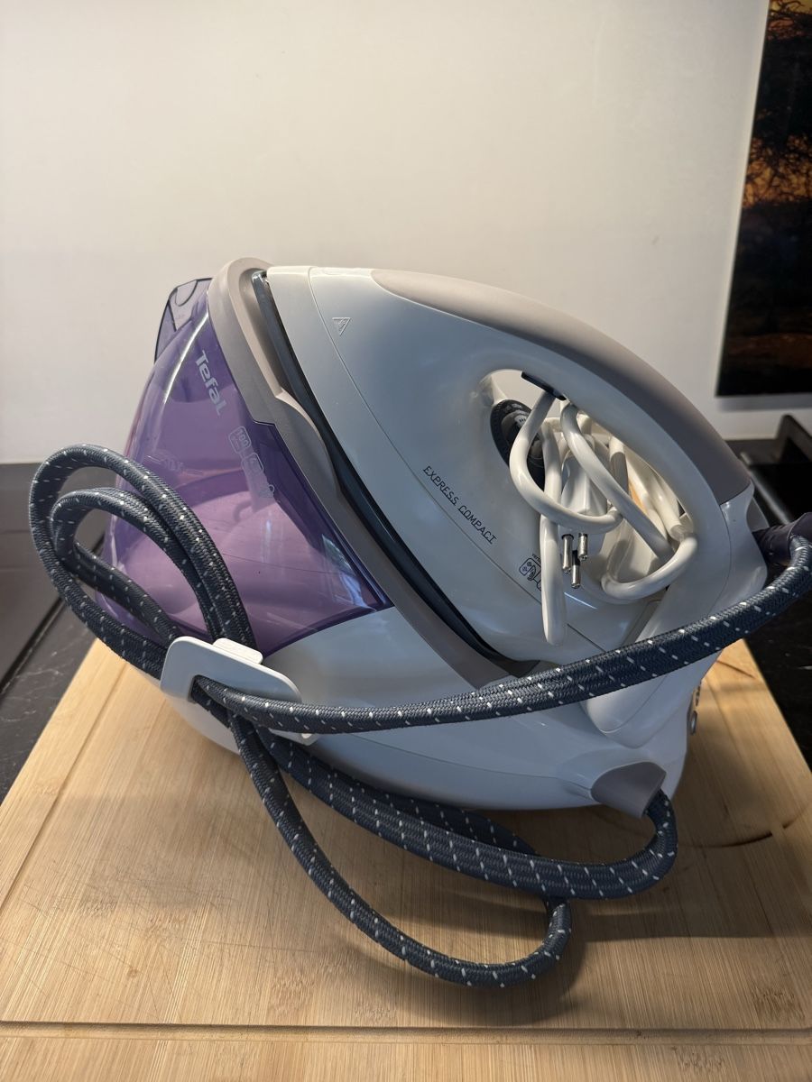 Tefal Bügeleisen: Centrale vapeur Tefal Express Compact GV7085  – Neu (gemäss Beschreibung) aus Lausanne von Doudoutze