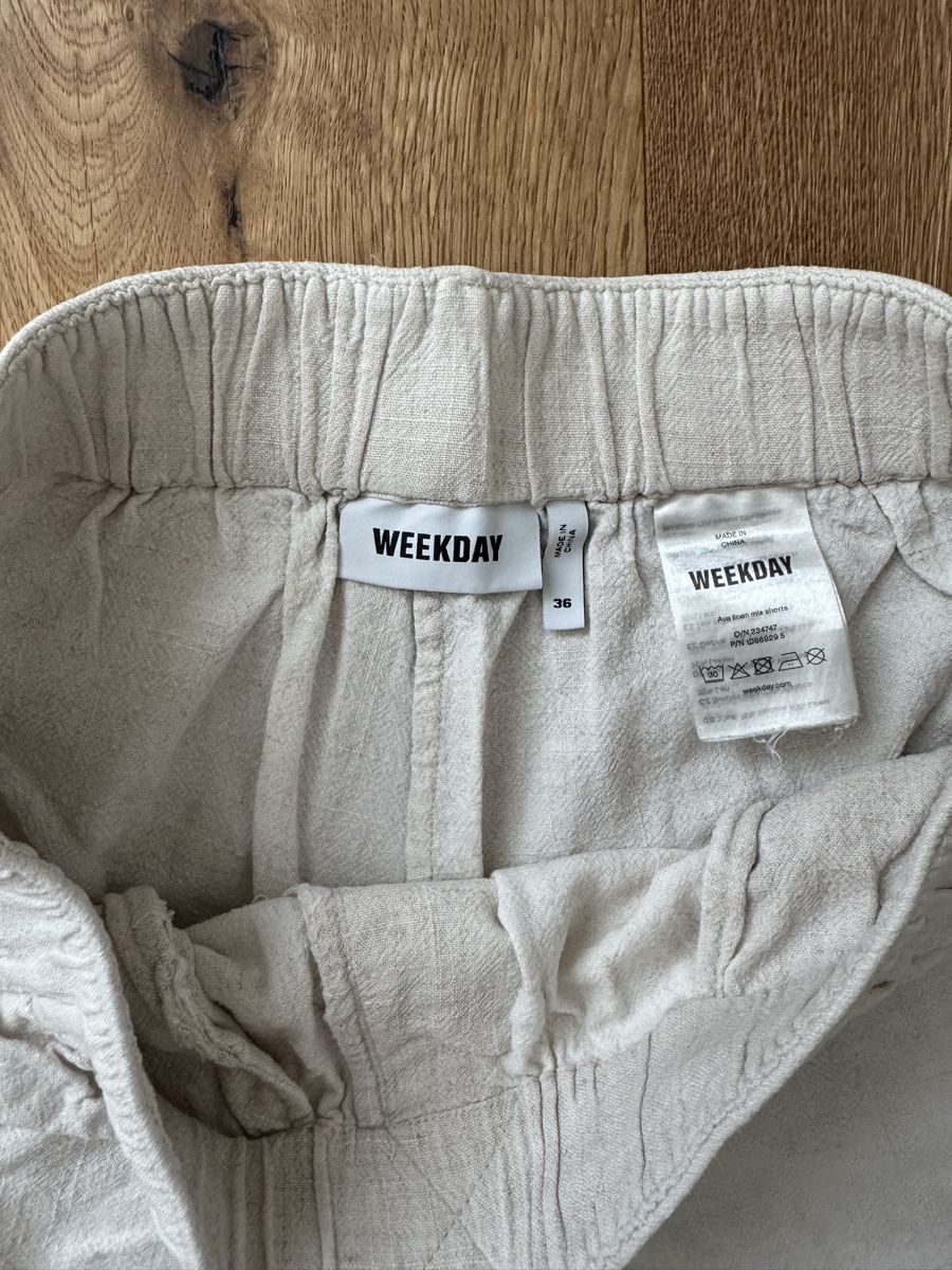 Weekday Pantaloni: Weekday Shorts, Gr. 36 – Usato da Interlaken venduto da fbnscl 1