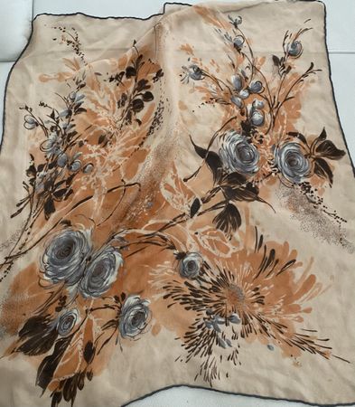 Seiden Foulard 🌸