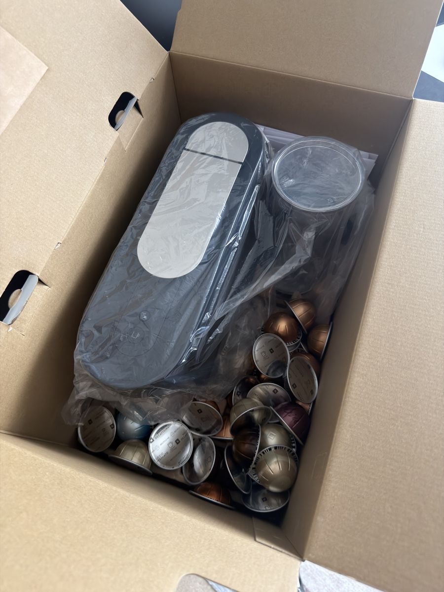 Nespresso Macchine per caffè & Macchine per espresso: Nespresso Vertuo Up Kaffeemaschine – Nuovo (secondo la descrizione) da Zürich venduto da BehatCeran 1
