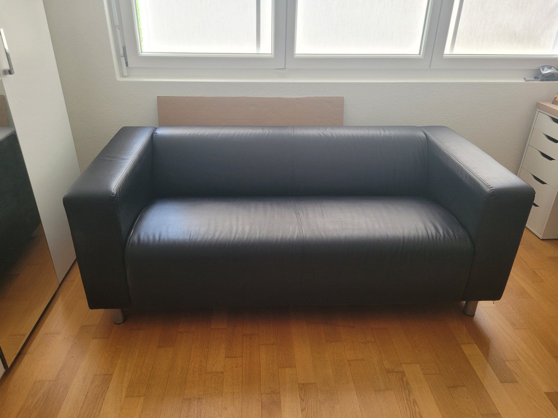 Sofas: 2er-Sofa schwarzes Kunstleder – Neuf (Voir description) à Urtenen-Schönbühl par B3NI33 2