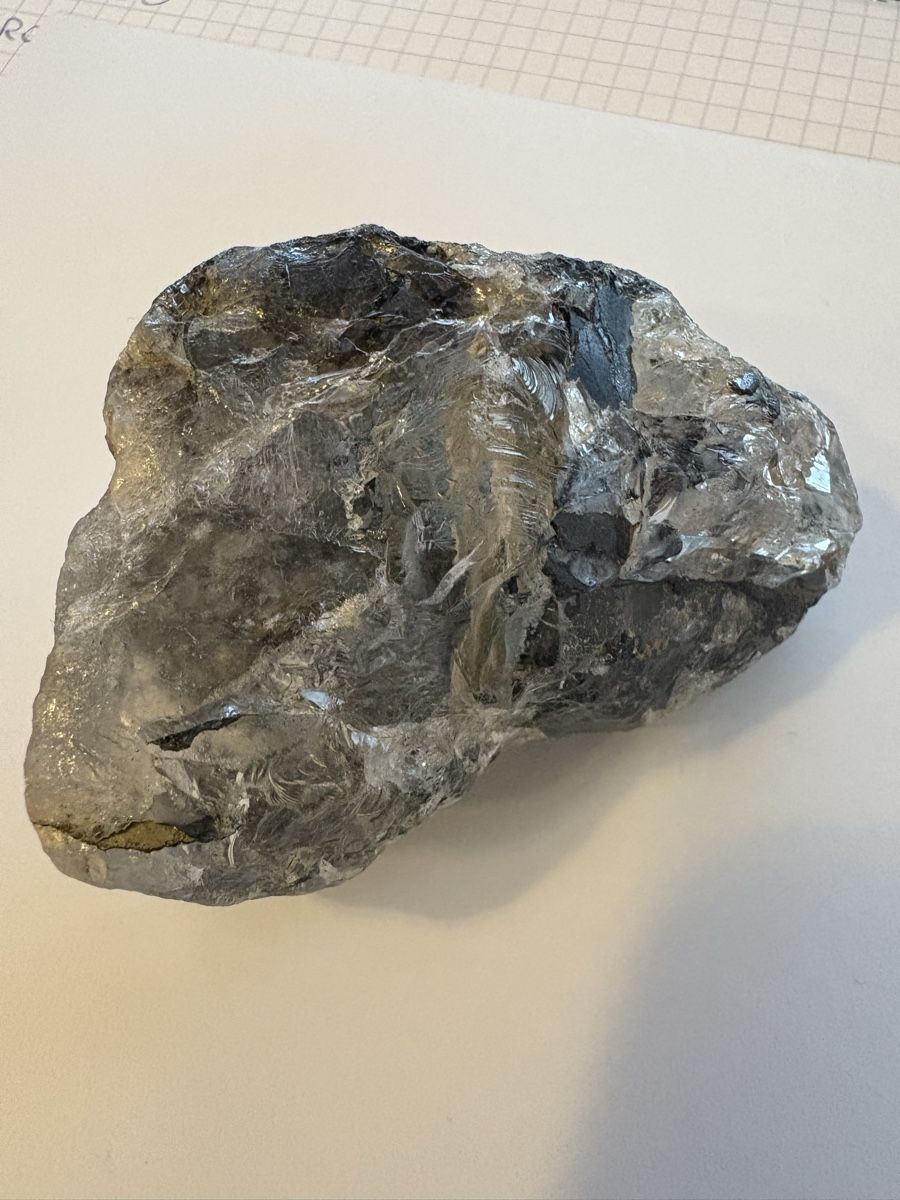 Minerali & Pietre curative: Quartz-Kristal mit katzengolg /wallis – Usato da Murten venduto da Tzaugg 2