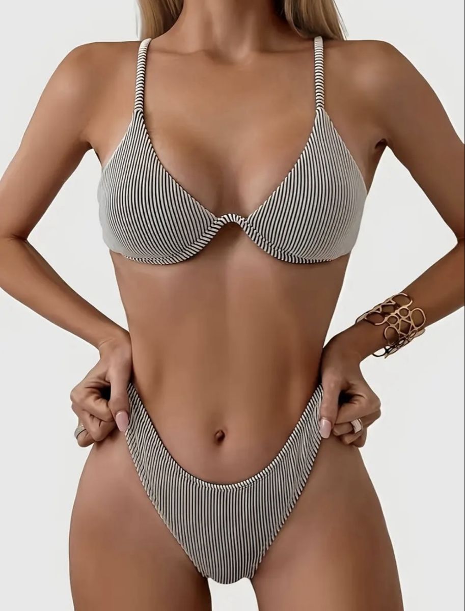 Badekleider & Bikinis: Neuer, gestreifter Bikini, nie getragen – Neu und originalverpackt aus Bassersdorf von schokoart.ch