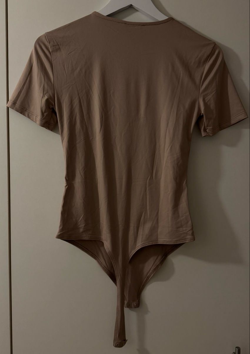 T-shirt: NewYorker Body Beige, Grösse M – Nuovo (secondo la descrizione) da Tuggen venduto da jess_gls06 2