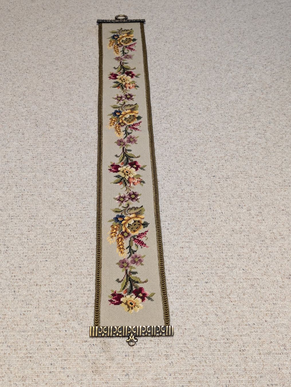 Tutte le decorazioni: Gestickter Wandbehang mit Blumenmuster, Vintage Deko – Usato da Spiez venduto da Crazyduck