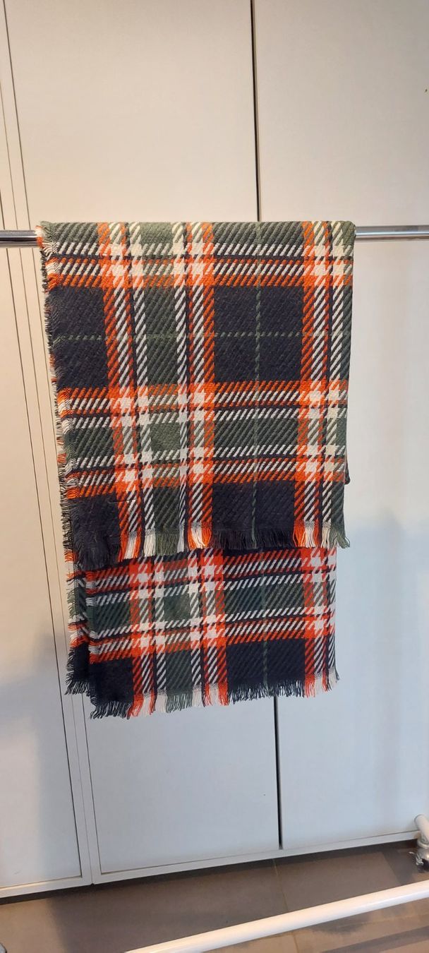 Foulards, Tücher & Schals: STREET ONE Schal – Gebraucht aus Herbetswil von Lipasto 1