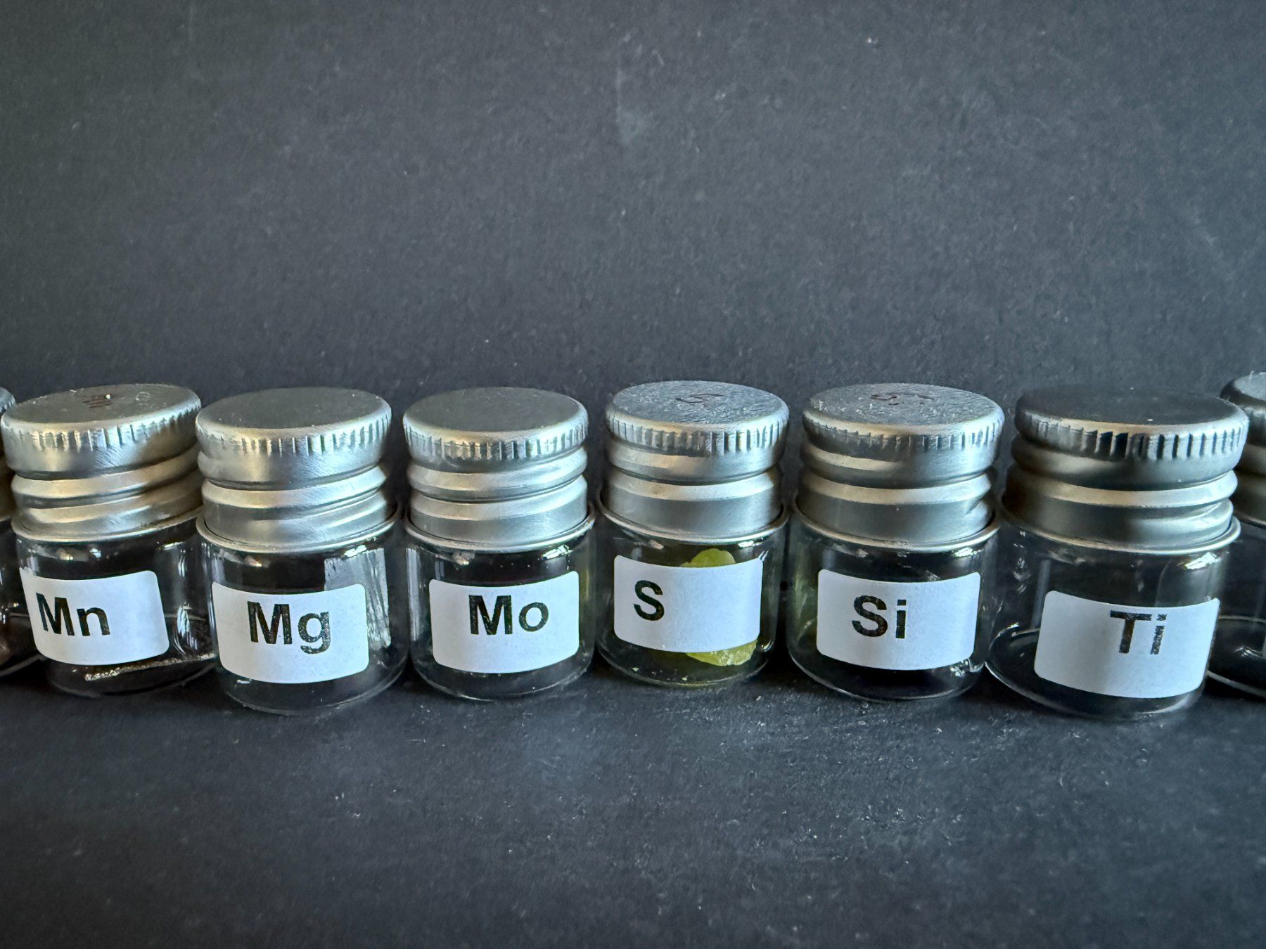 Kit di costruzioni: Elementsammlung 25 chemische Elemente - schöne Stücke! – Nuovo (secondo la descrizione) da Lützelflüh-Goldb venduto da Elementis 2