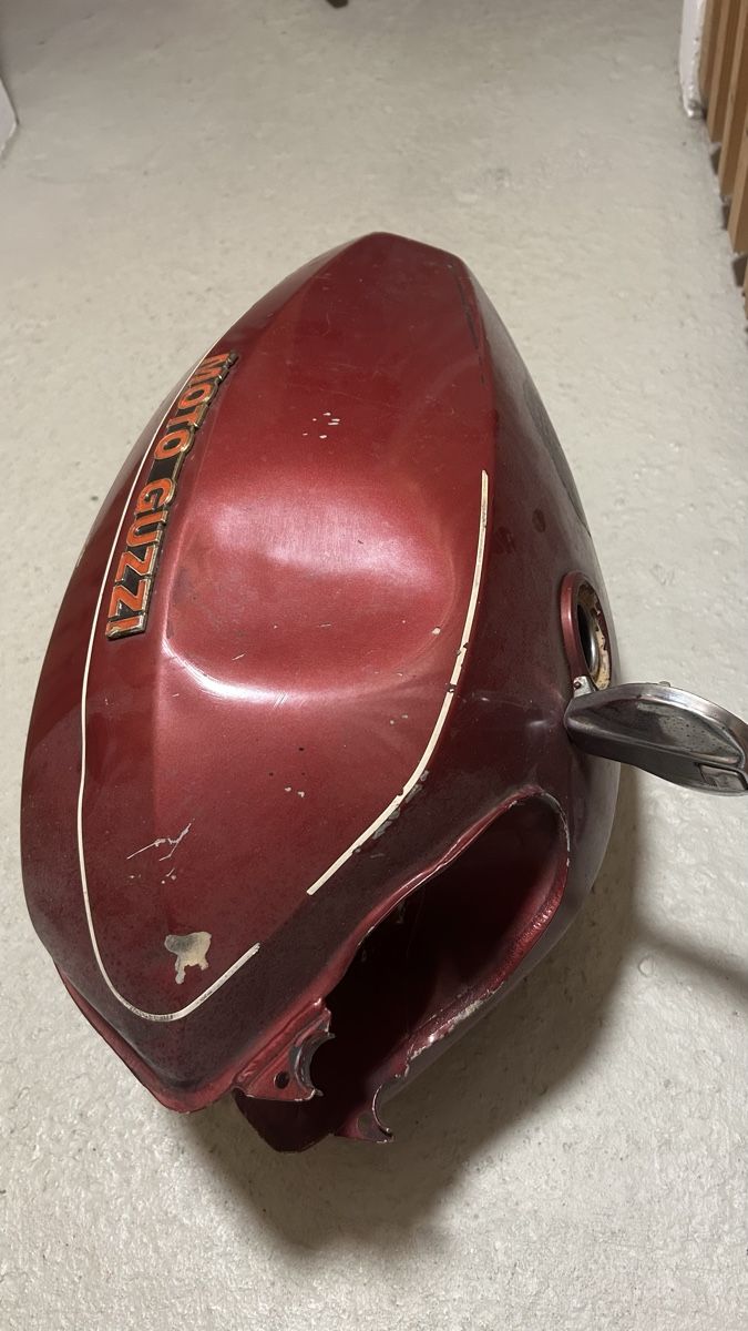 Moto Guzzi Autres accessoires p. véhicule: Moto Guzzi 850T Tank – Défectueux à Fällanden par E51 2