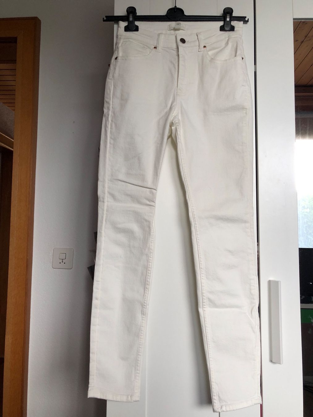 H&M Pantaloni: Hose von H&M Gr. 38 – Usato da Balsthal venduto da Katzenfan99