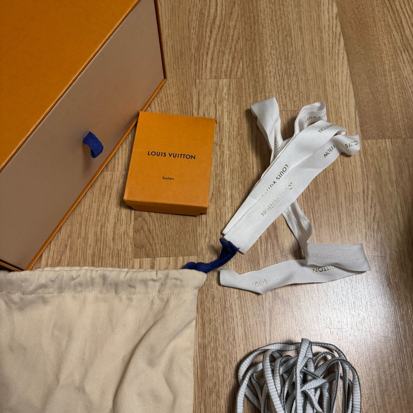 Louis Vuitton Scarpe da uomo: Louis Vuitton LV Trainer Sneaker Grau Weiss – Usato da Bern venduto da 1unzefeinsilber 1