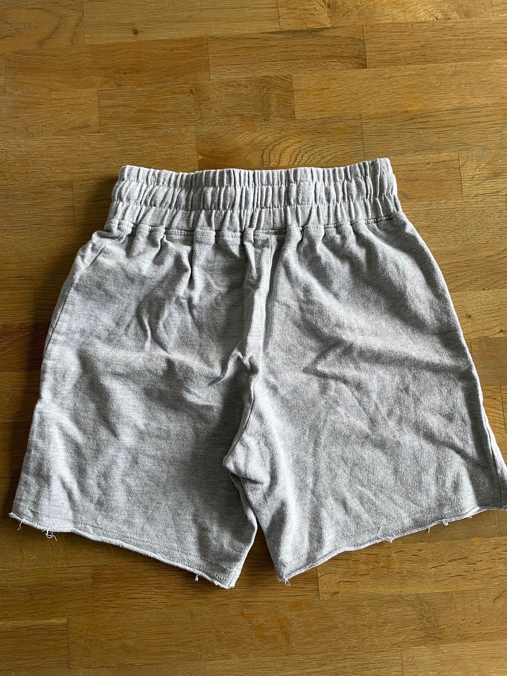 Hosen: Turnhose/Jogginghose kurz 122/128 – Gebraucht aus Gränichen von stern1111 1