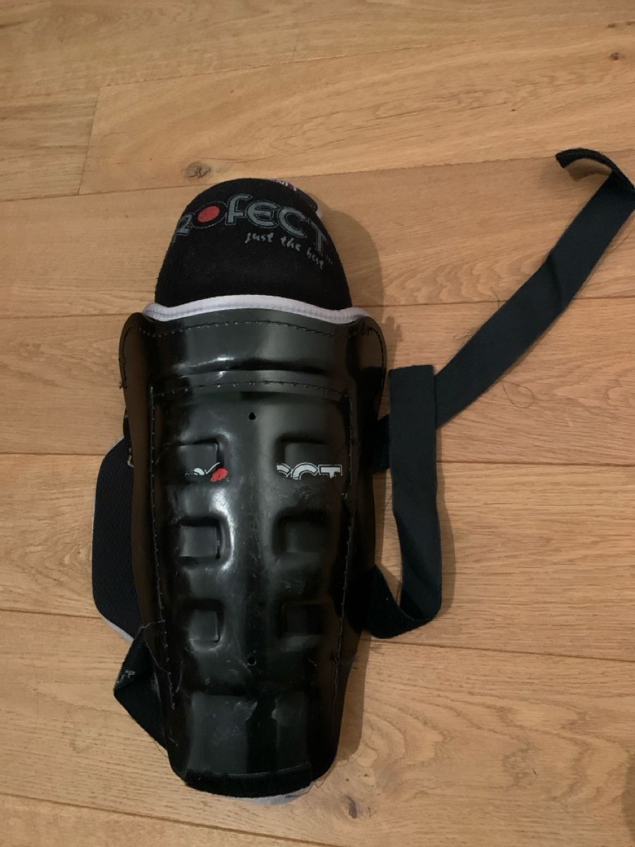 Schutz & Schoner: Protec Eishockey Schienbeinschoner – Gebraucht aus Zumikon von Riisechiller 3