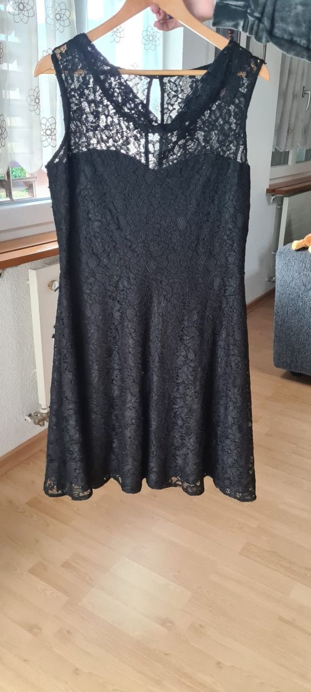 Vestiti: Kleid - 44 – Usato da Niederbipp venduto da Tamara15101995