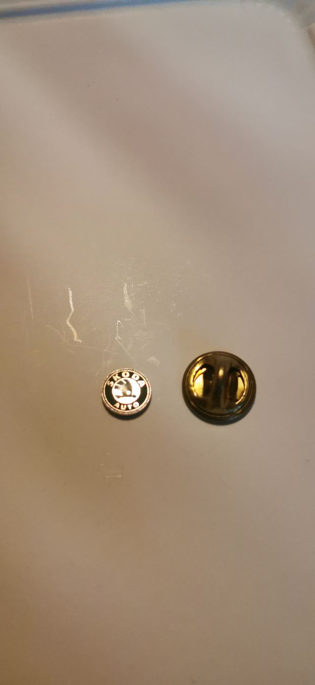 Placchette & Badge: Pin Škoda  – Usato da Genève venduto da vins50