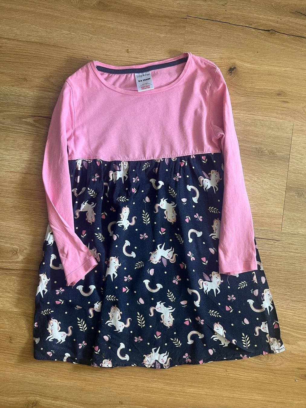 Vestiti & Gonne: Mädchen Kleider, 4 Stücke, – Usato da Dettighofen Lengw. venduto da tie_l2d7 3