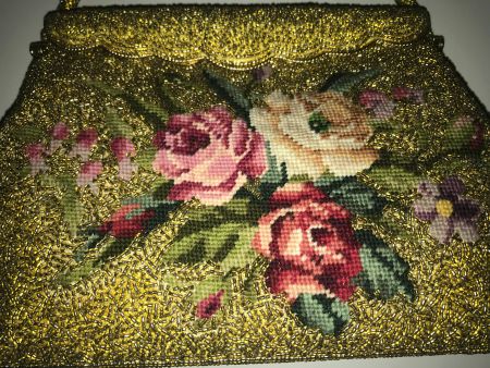Elegante Clutch in luxuriösem Goldton