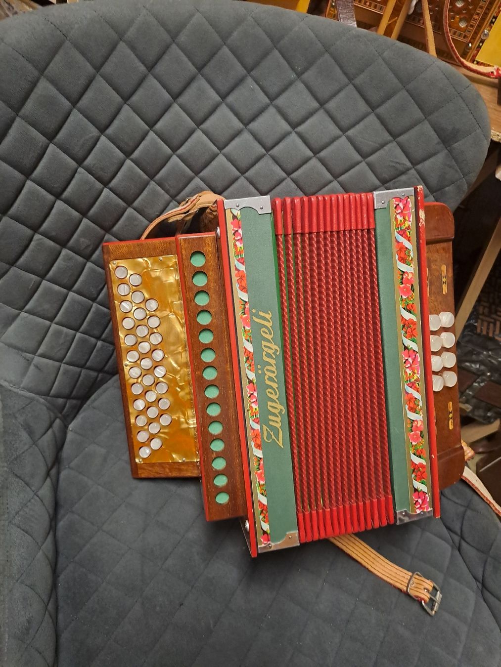 Musikinstrumente: zuger orgeli Klein model super orgeli – Gebraucht aus Villeneuve von BibiVintage