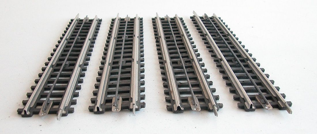 Trix Modellini di ferrovie: Trix Express 50 Gleisstücke gerade Spur H0 – Usato da Oberwil BL venduto da Klang 2