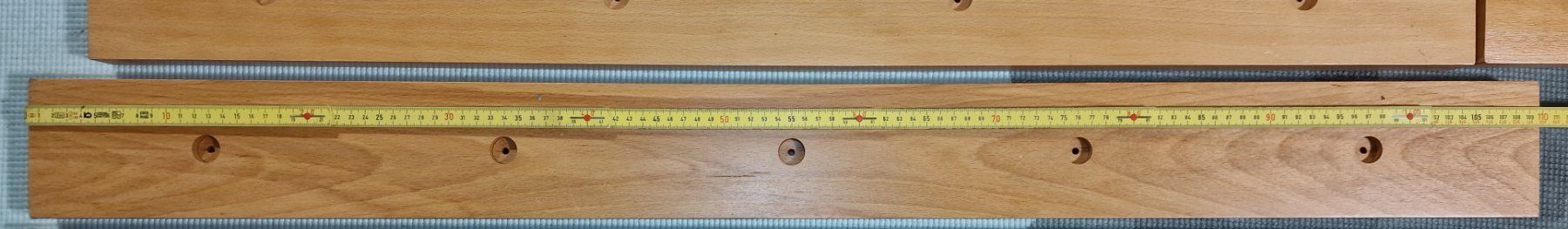 Articoli in legno: 12 Hartholz Paneelen vorgebohrt – Usato da Pfungen venduto da Fastback66 2