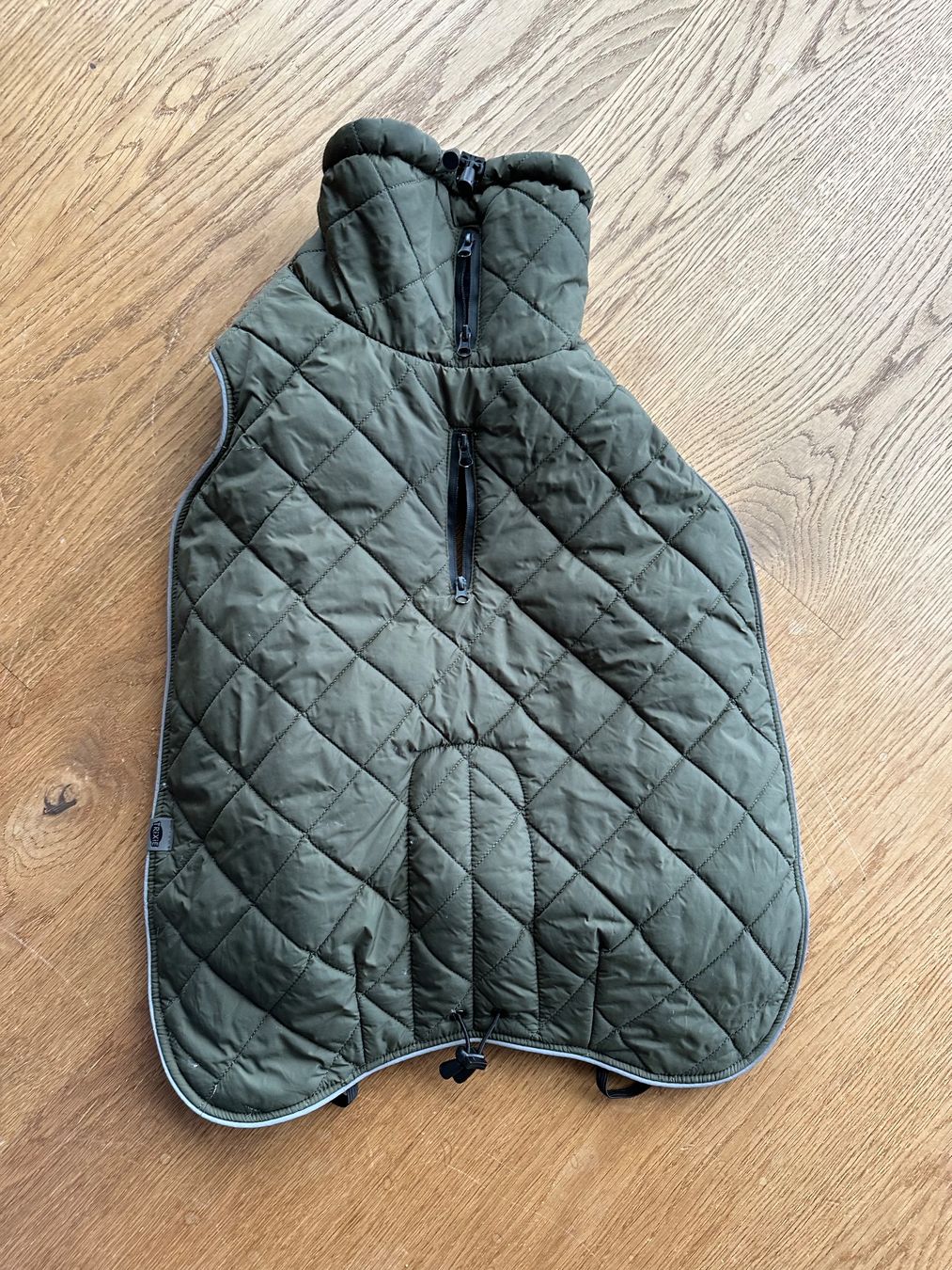 Trixie Abbigliamento: Hundemantel Winter Gr. 45 – Nuovo (secondo la descrizione) da Niederbüren venduto da Hudi_1974