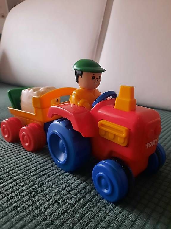 Giocattoli: Tracteur TOMY avec remorque – Usato da Martigny venduto da ivi_cbf9