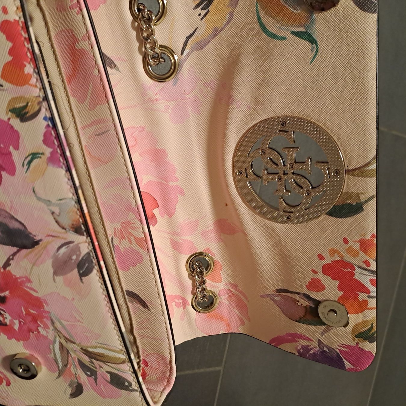 Guess Taschen für Damen: Guess Tasche – Neu (gemäss Beschreibung) aus Zürich von Simonikus 4