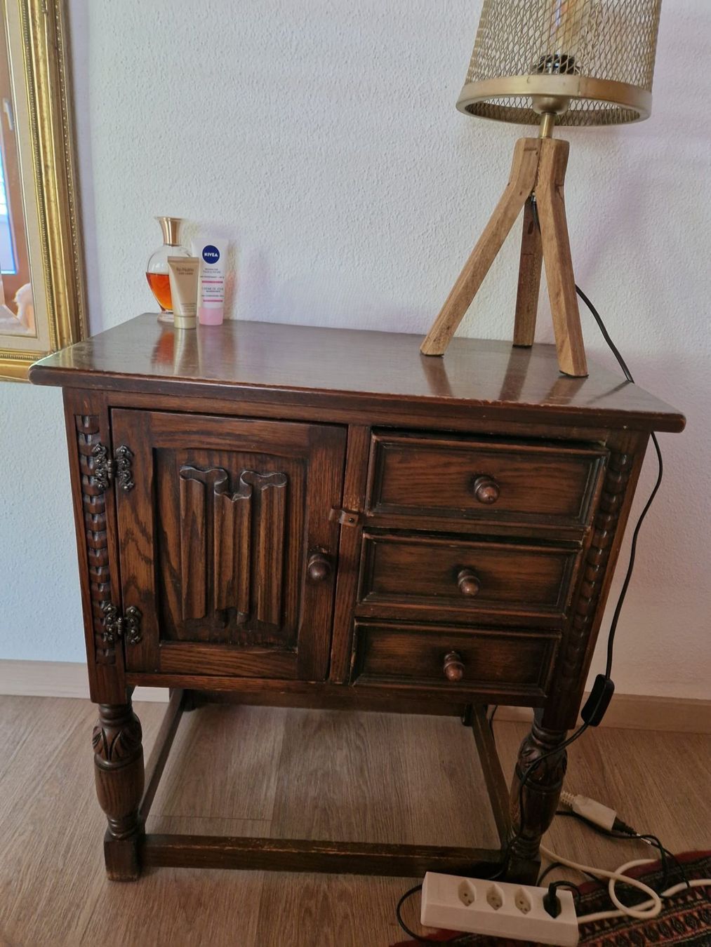 Cassettiere: Holzkommode dunkelbraun, Handgemacht Echtholz – Usato da Eschen venduto da SirHitch