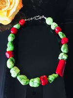 Schöne Steinkette aus Magnesit & Koralle