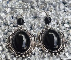 Orecchini con pietre nere ovali stile vintage
