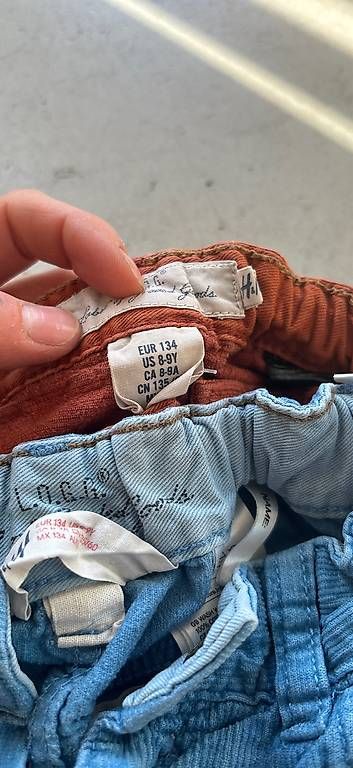 Pantaloni: Cordhosen h&m 134 – Usato da Tegna venduto da JenTimo 1