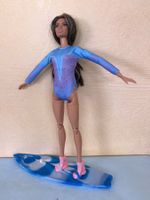 BARBIE-SURFBRETT, SURF-SCHWIMMANZUG UND SCHUHE **NEU**