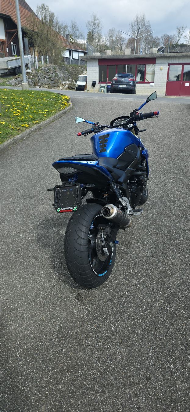 Suzuki Strasse: Suzuki GSR750 – Gebraucht aus Grenchen von Gregor.49 6