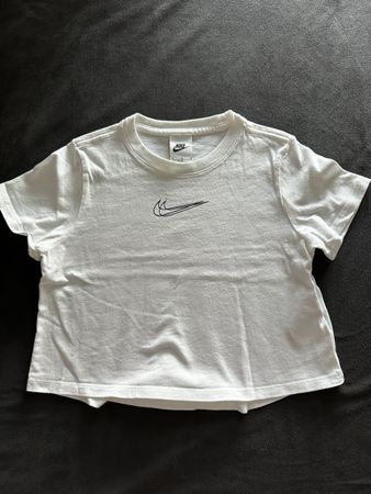 Nike t-shirt court