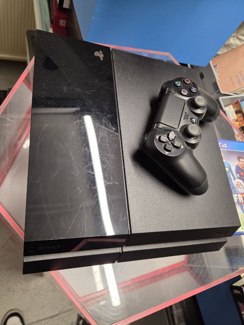 Sony Console: PS 4 Mit Spiel  – Usato da Wetzikon ZH venduto da AmacherM 1