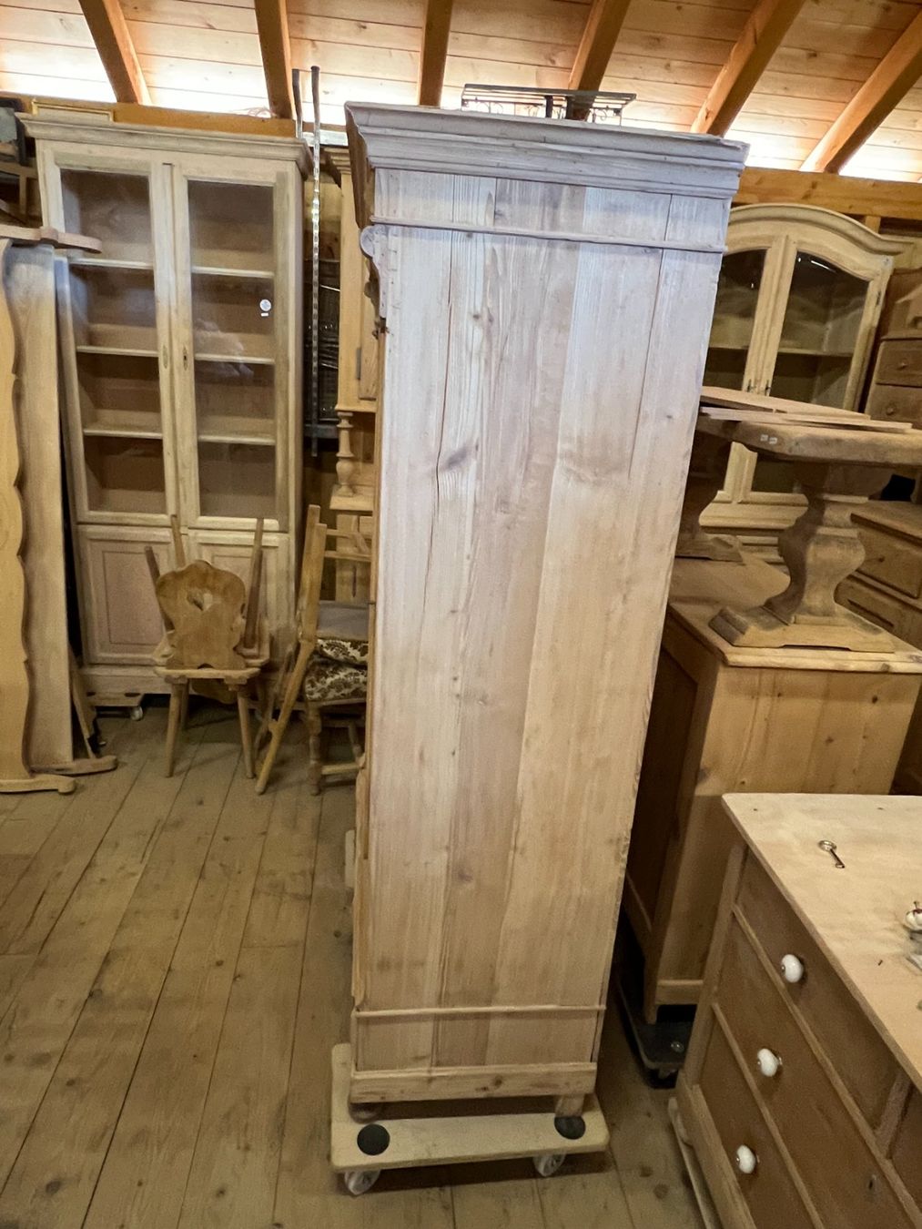 Armadi: ART 1042-H Armoire sapin sablé – Usato da Pont-La-Ville venduto da BCMGLEAL 1