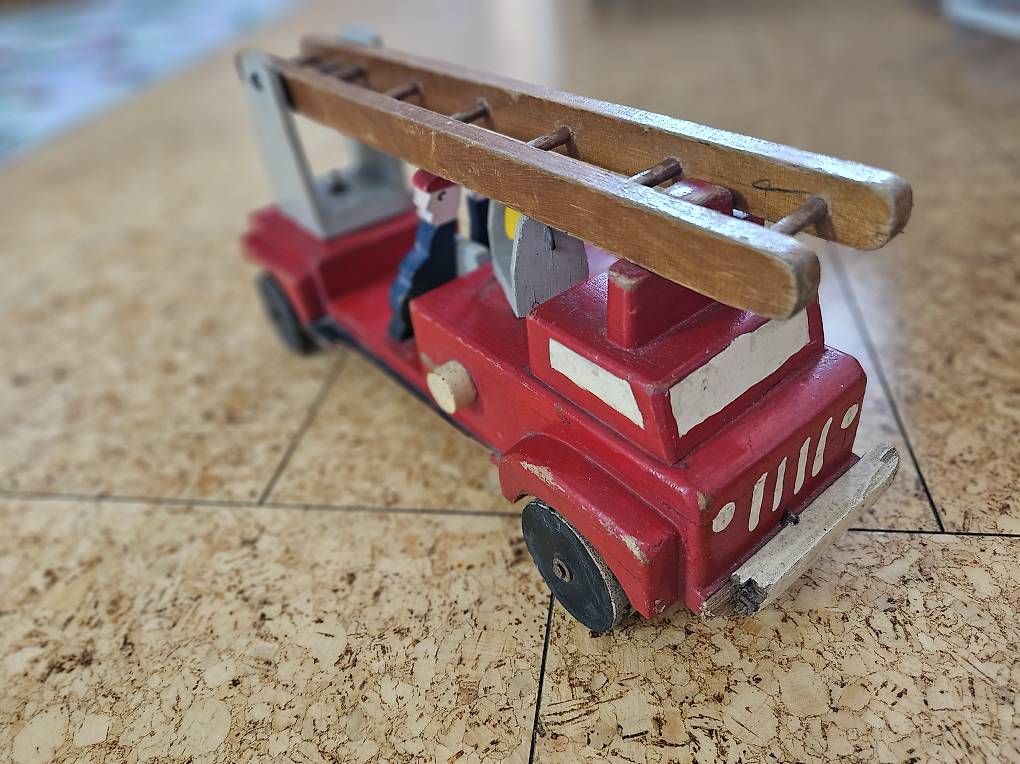 Veicoli per bambini: Vintage Holz Feuerwehrauto – Usato da Würenlingen venduto da grizzlyne1