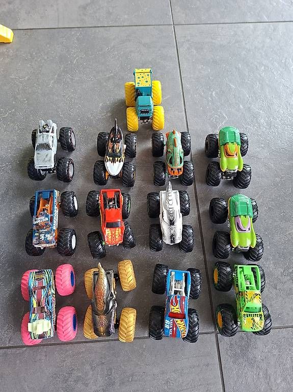 Giocattoli: Hot Wheels Monster Trucks Bahn – Usato da Langnau i. E. venduto da tyurl 1