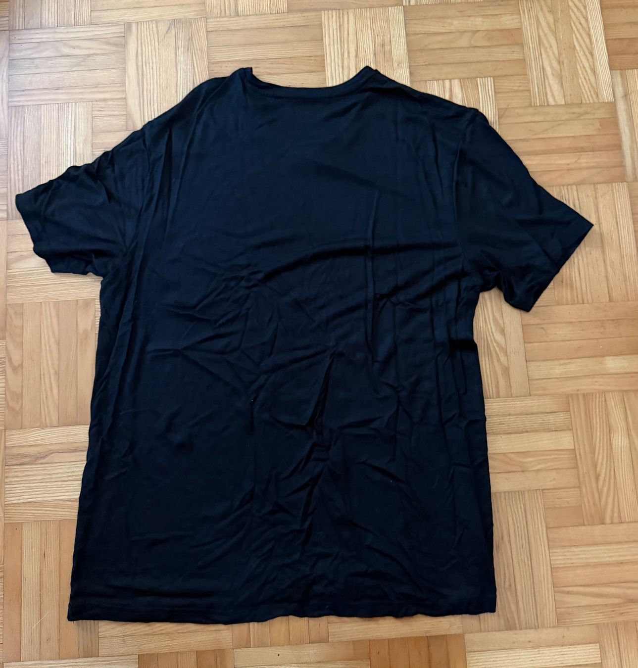 Swiss T-shirt: Swiss Business Class Sleepware Muntagnard – Usato da bioggio venduto da lenny023 1