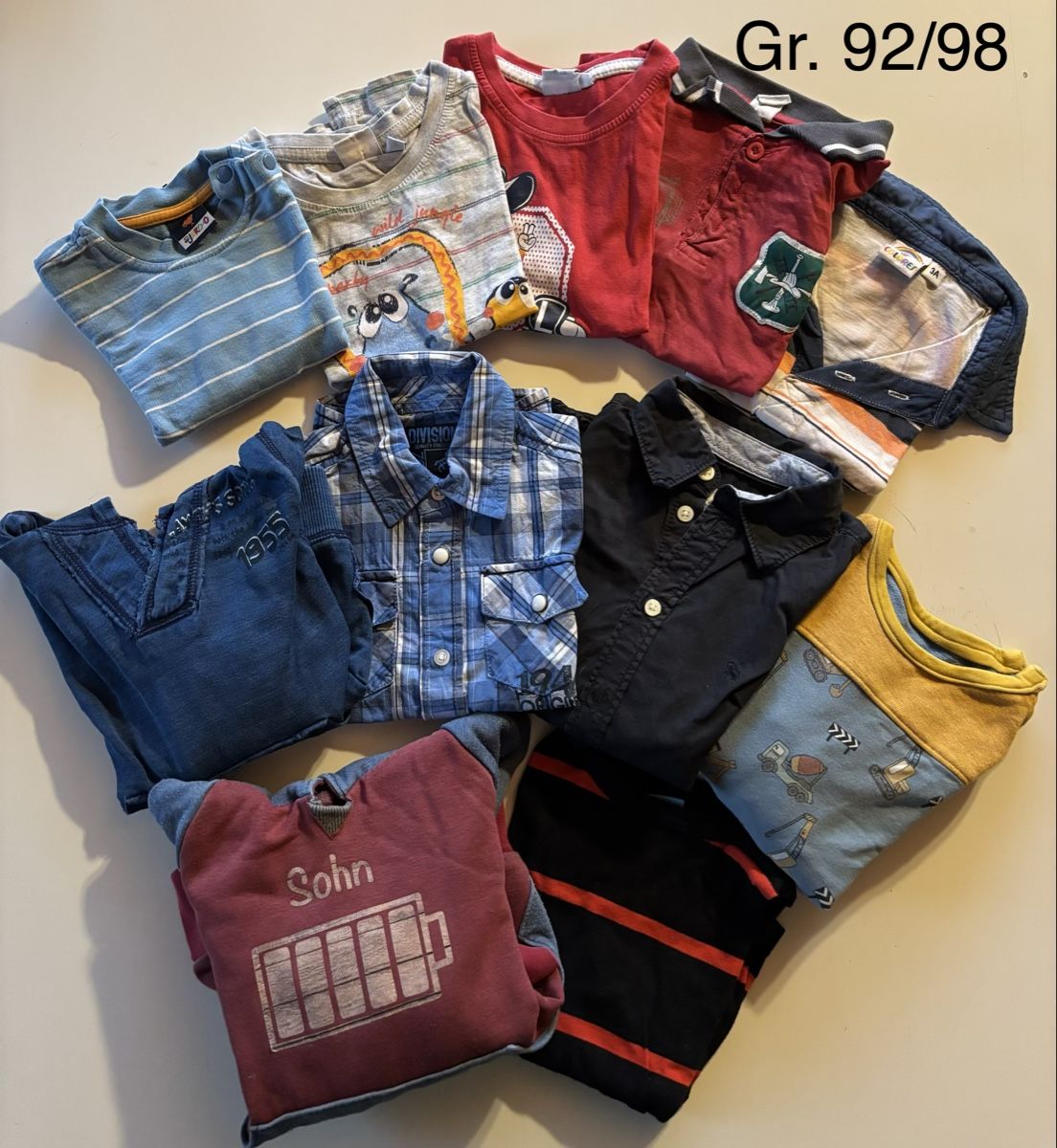 Lotti & Set di vestiti: Kleiderpaket zu verkaufen – Usato da Urdorf venduto da Jessebel