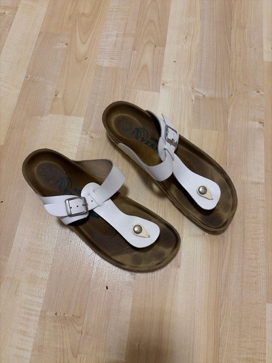 Damenschuhe: Sandalen weiss Grösse 39 gebraucht – Gebraucht aus Oberglatt ZH von kaj_tg7d
