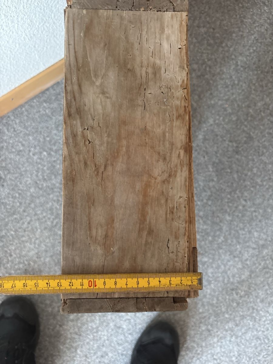 Kommoden: Holzschrank mit Keramikfliese und Eierfächern 50cm – Defekt aus Zürich von Fuxion 3