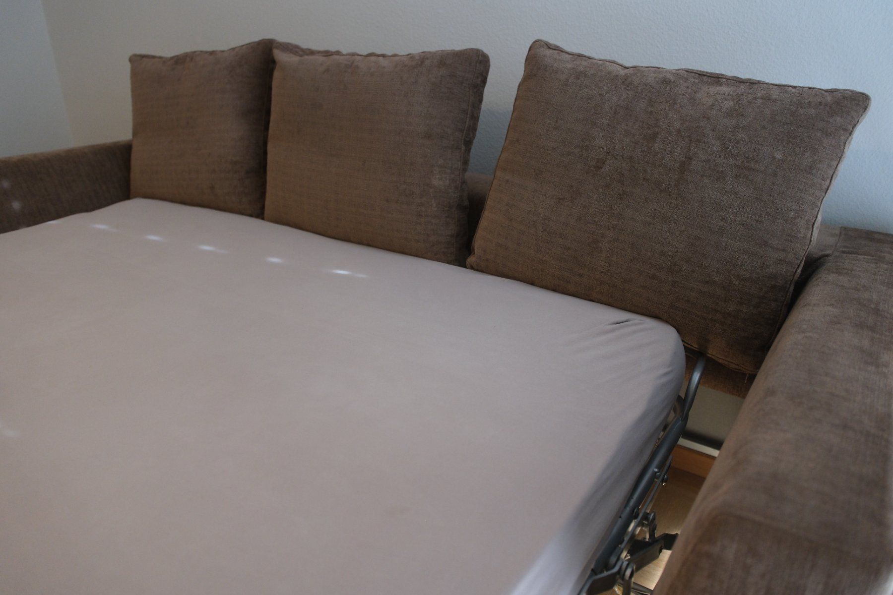 Sofas: Designer Schlafsofa / Bettsofa mit grossem Hocker – Neu (gemäss Beschreibung) aus Weinfelden von PoJeje 9