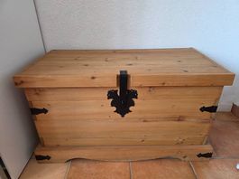 Coffret, bahut en bois rustique