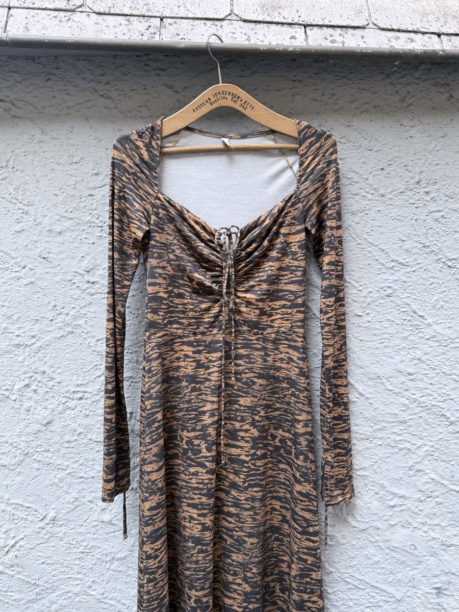 Vestiti: Kleid langarm gemustert mit Raffung Gr.S – Usato da Siebnen venduto da koschitoschi 5